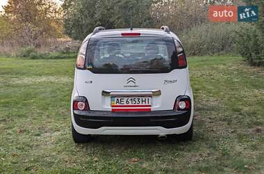 Хэтчбек Citroen C3 2013 в 
