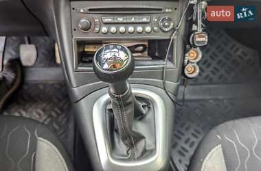 Хэтчбек Citroen C3 2013 в 