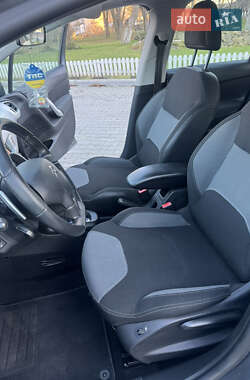 Хэтчбек Citroen C3 2012 в 