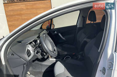 Хэтчбек Citroen C3 2012 в 