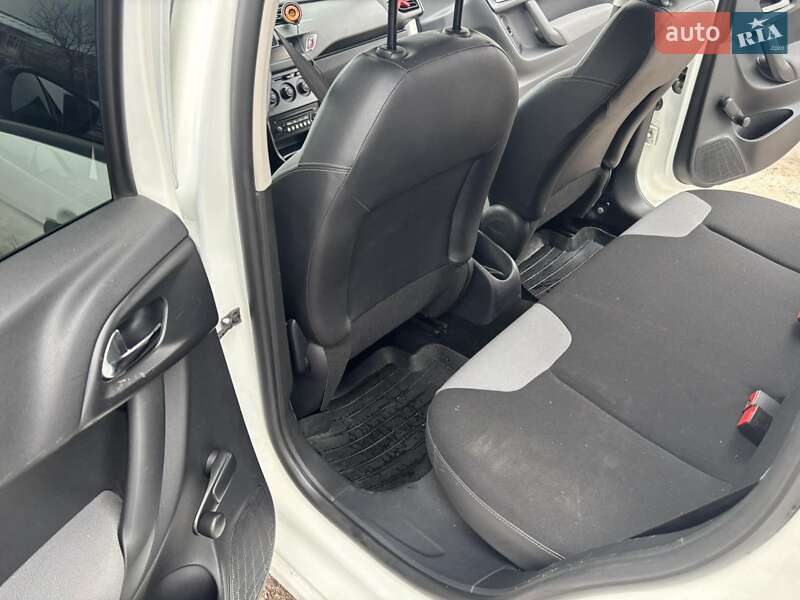 Хетчбек Citroen C3 2011 в Сумах