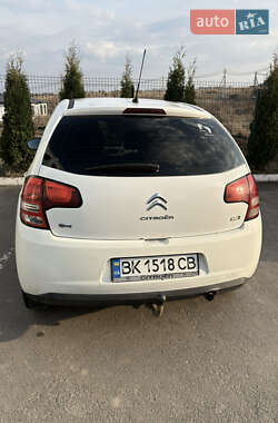 Хэтчбек Citroen C3 2012 в 