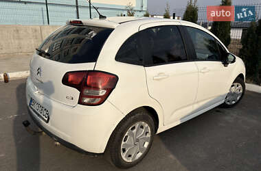 Хэтчбек Citroen C3 2012 в 