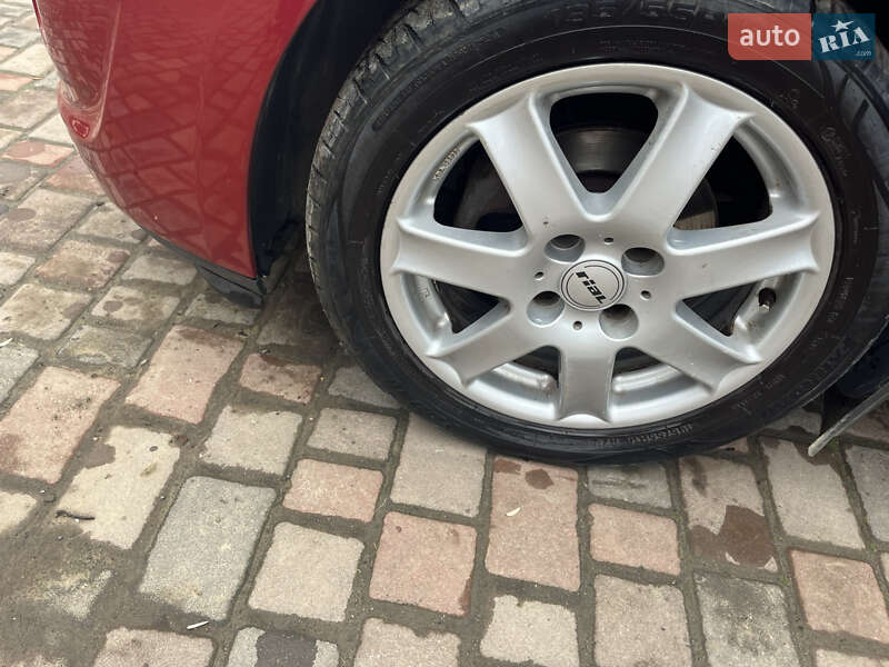 Хэтчбек Citroen C3 2011 в Черновцах