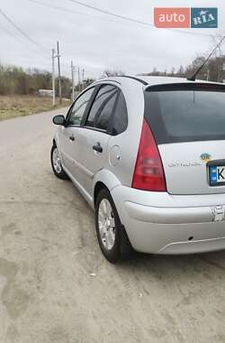 Хэтчбек Citroen C3 2003 в 