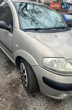 Хэтчбек Citroen C3 2006 в 