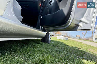 Хэтчбек Citroen C3 2005 в 