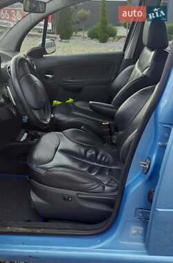 Хэтчбек Citroen C3 2008 в 