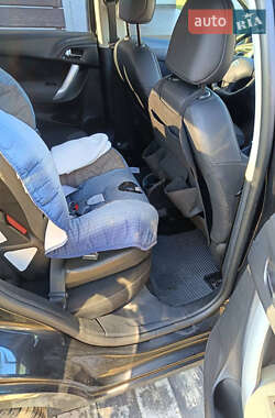 Хэтчбек Citroen C3 2011 в 