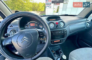 Хэтчбек Citroen C3 2004 в 
