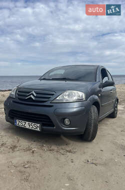 Хэтчбек Citroen C3 2005 в 