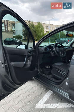 Хэтчбек Citroen C3 2012 в 
