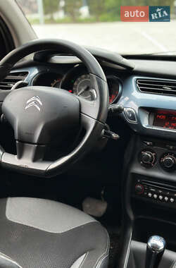 Хэтчбек Citroen C3 2012 в 