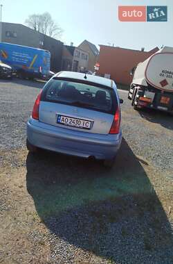 Хэтчбек Citroen C3 2004 в 