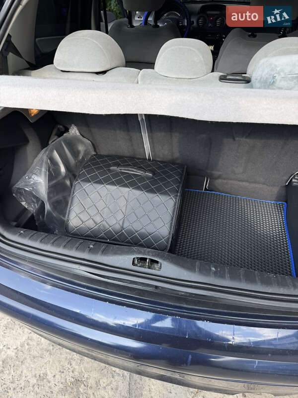 Хэтчбек Citroen C3 2003 в Звягеле