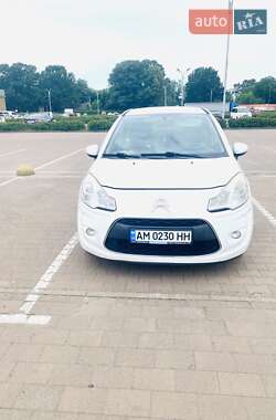 Хэтчбек Citroen C3 2012 в 