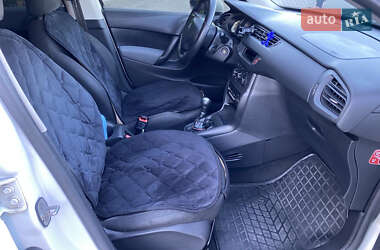 Хэтчбек Citroen C3 2010 в 