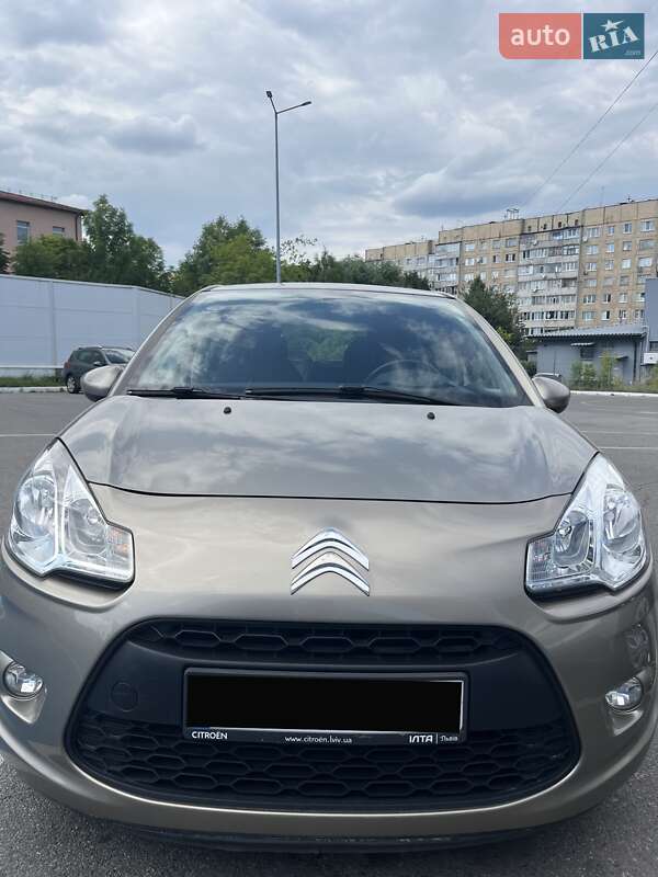Хэтчбек Citroen C3 2011 в 