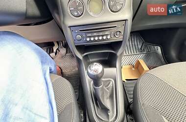 Хэтчбек Citroen C3 2013 в 