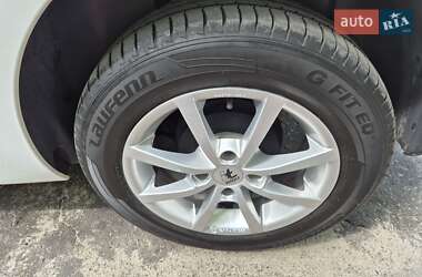 Хэтчбек Citroen C3 2016 в 