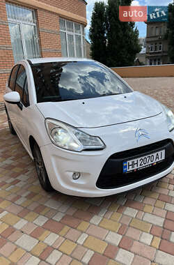 Хэтчбек Citroen C3 2012 в 