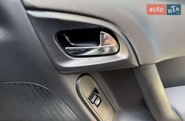 Хэтчбек Citroen C3 2010 в 