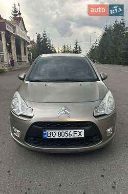 Хэтчбек Citroen C3 2010 в 