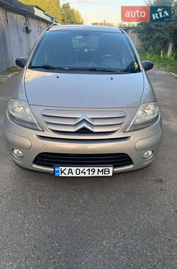 Хэтчбек Citroen C3 2008 в 