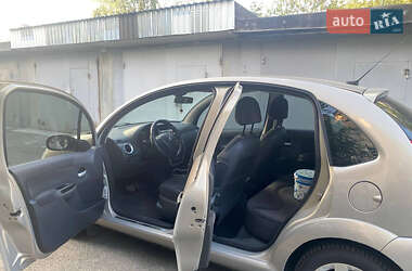 Хэтчбек Citroen C3 2008 в 