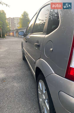 Хэтчбек Citroen C3 2008 в 