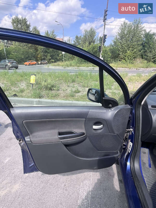 Хэтчбек Citroen C3 2007 в Киеве