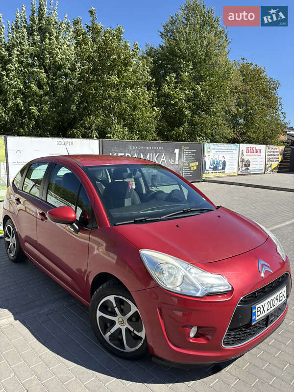 Хэтчбек Citroen C3 2011 в 