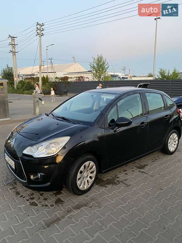 Хэтчбек Citroen C3 2011 в Вишневом