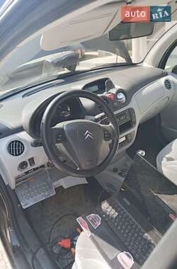 Хэтчбек Citroen C3 2005 в 