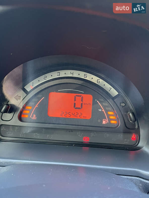 Хэтчбек Citroen C3 2005 в Луцке