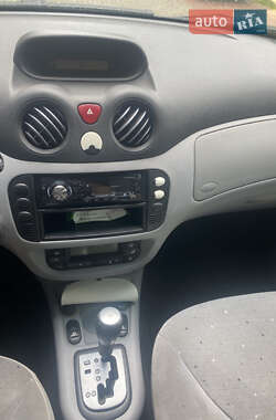 Хэтчбек Citroen C3 2003 в 