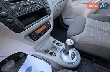Хэтчбек Citroen C3 2005 в 