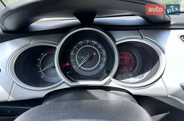 Хэтчбек Citroen C3 2012 в 