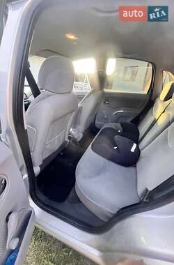 Хэтчбек Citroen C3 2005 в 