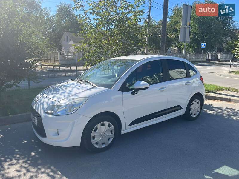 Хэтчбек Citroen C3 2011 в 