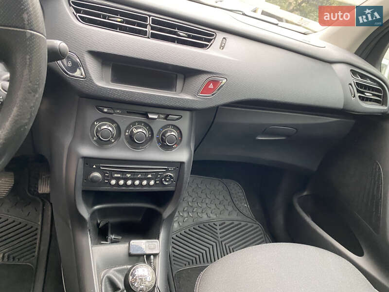 Хэтчбек Citroen C3 2011 в Вишневом