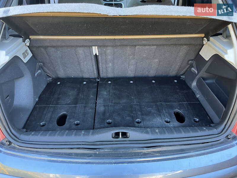 Хэтчбек Citroen C3 2005 в Шепетовке фото 6 Хэтчбек Citroen C3 2005 в Шепетовке