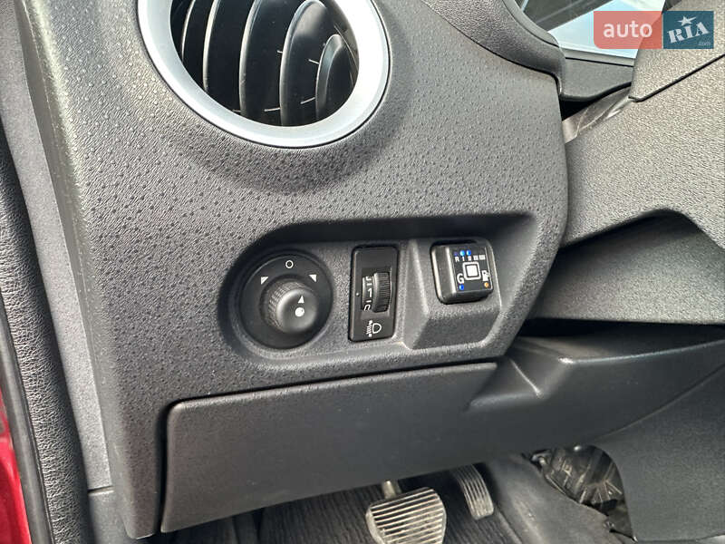 Хэтчбек Citroen C3 2008 в Ивано-Франковске фото 15 Хэтчбек Citroen C3 2008 в Ивано-Франковске