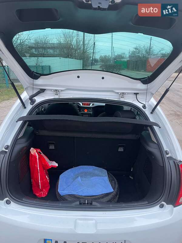 Хэтчбек Citroen C3 2010 в Киеве фото 5 Хэтчбек Citroen C3 2010 в Киеве