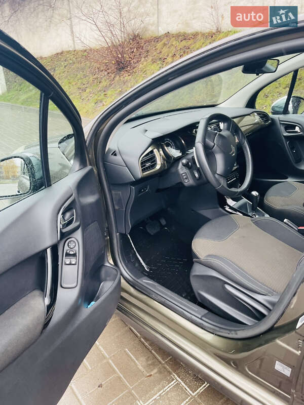 Хэтчбек Citroen C3 2012 в Лановцах