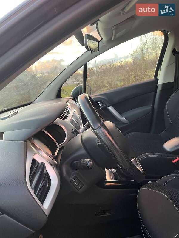 Хэтчбек Citroen C3 2010 в Звягеле