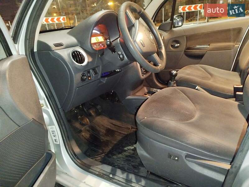 Хэтчбек Citroen C3 2005 в Киеве фото 21 Хэтчбек Citroen C3 2005 в Киеве