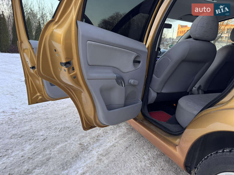 Хетчбек Citroen C3 2003 в Рівному фото 17 Хетчбек Citroen C3 2003 в Рівному