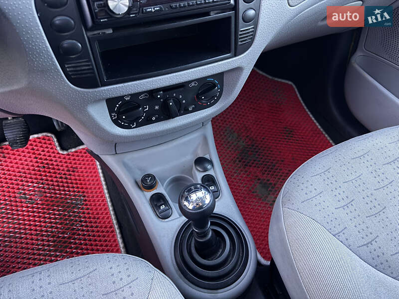 Хетчбек Citroen C3 2003 в Рівному фото 14 Хетчбек Citroen C3 2003 в Рівному