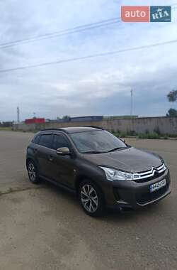 Внедорожник / Кроссовер Citroen C4 Aircross 2012 в 